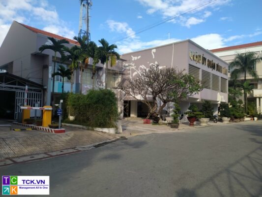 hệ thống kiểm soát xe nhân viên